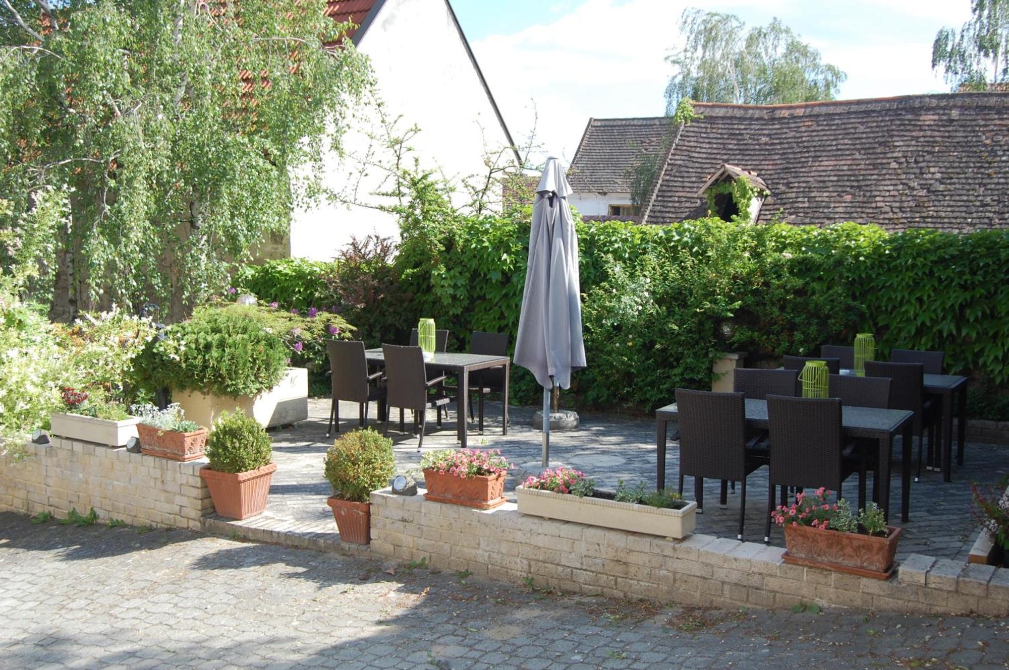 Hofgassl Zentgraf Bed & Breakfast Moerbisch Am See Exterior photo